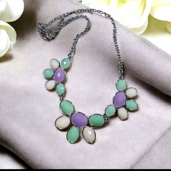 SIGNED 'C' CHARMING CHARLIE SILVER TONE STATEMENT BIB NECKLACE 21" - Picture 1 of 4